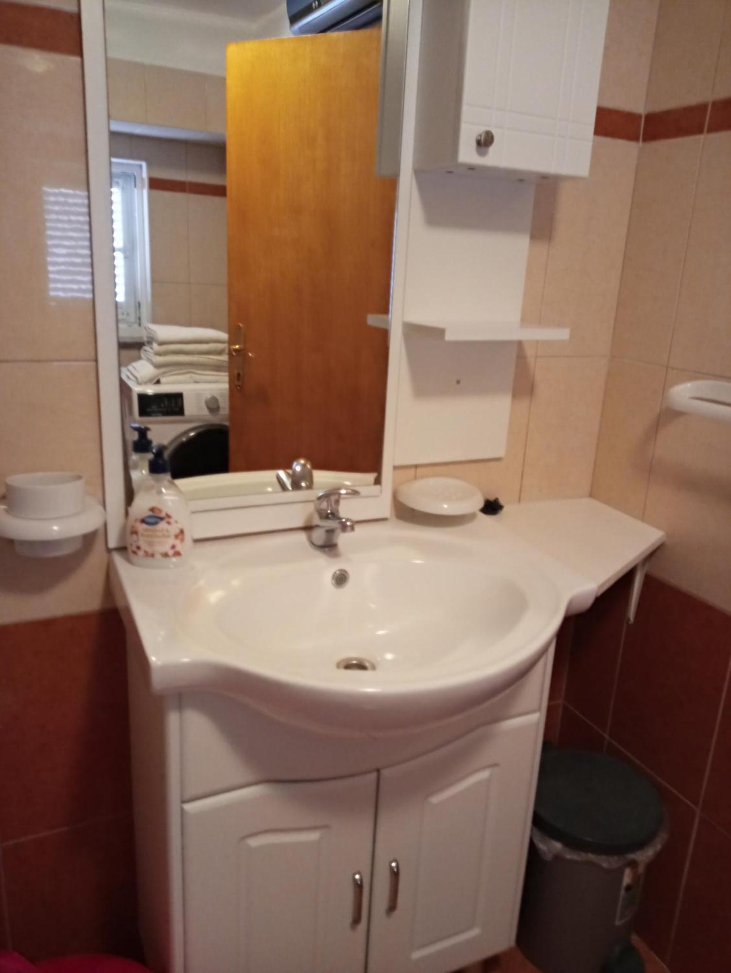 Apartmani Sersic Baška Buitenkant foto