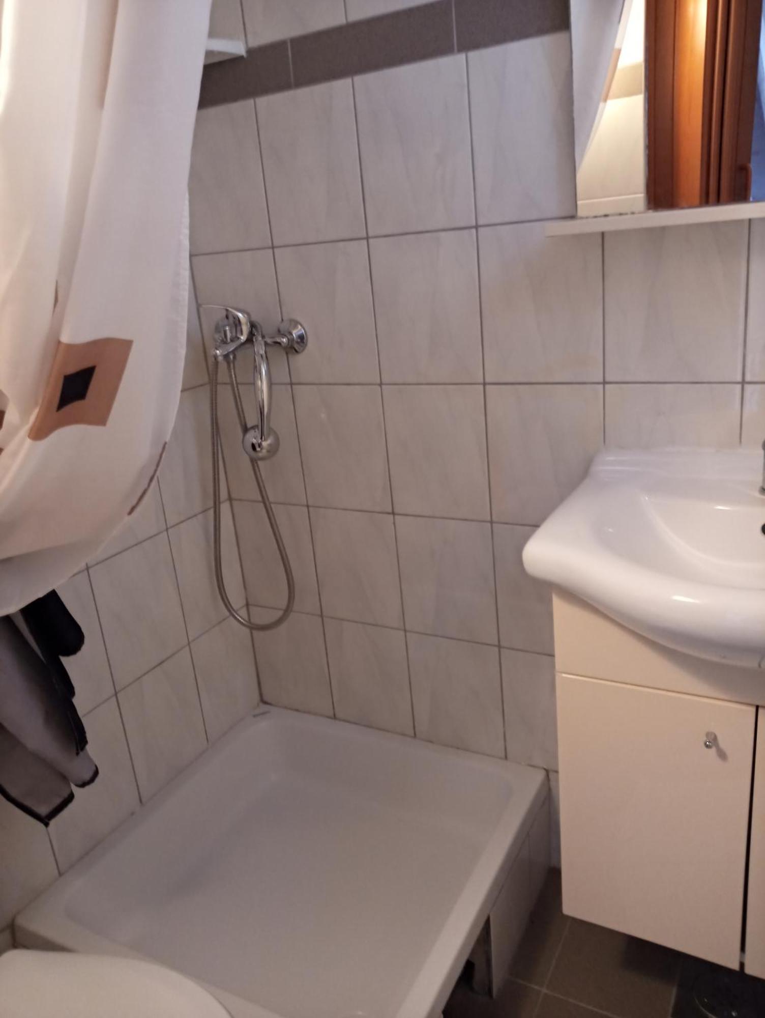 Apartmani Sersic Baška Buitenkant foto